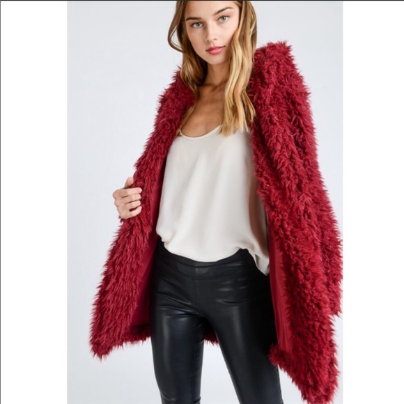 Jackets & Blazers - 🎉HP🎉💕 Last 1 Size L 🌸Vegan Fur Hooded Jacket💕